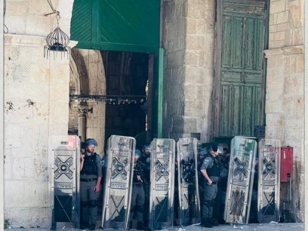 “Israel” Serang Jamaah Masjid Al-Aqsha yang Memprotes Penghinaan terhadap Nabi Muhammad