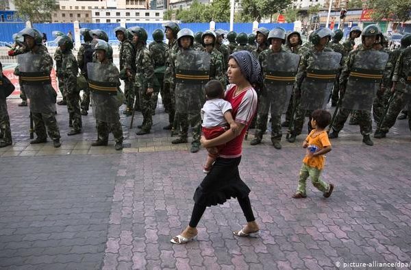 Laporan: China Membuat Kebijakan yang Bertujuan Memangkas Tingkat Kelahiran Muslim Uighur di Xinjiang hingga Jutaan