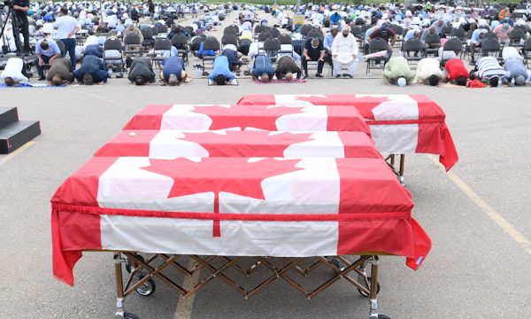 Ratusan Orang Hadiri Pemakaman Keluarga Muslim Kanada yang Jadi Sasaran Islamofobia
